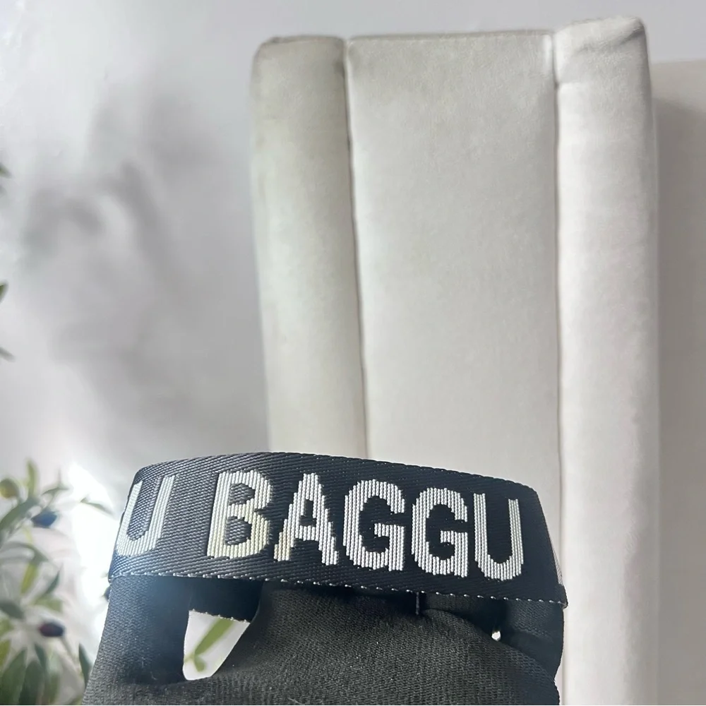 ིྀི ˚𓃹Black Baggu Keychain    ིྀི ˚𓃹 - Picture 4 of 8